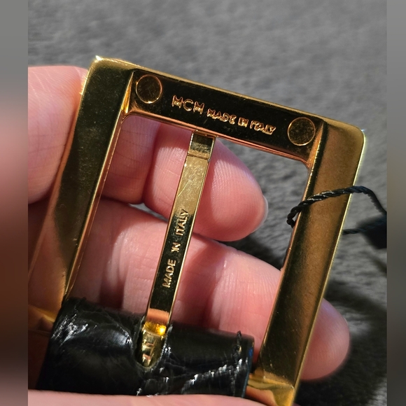 NWT MCM women's patent leather belt, Glossy Black Crocodile Pattern - Picture 10 of 11